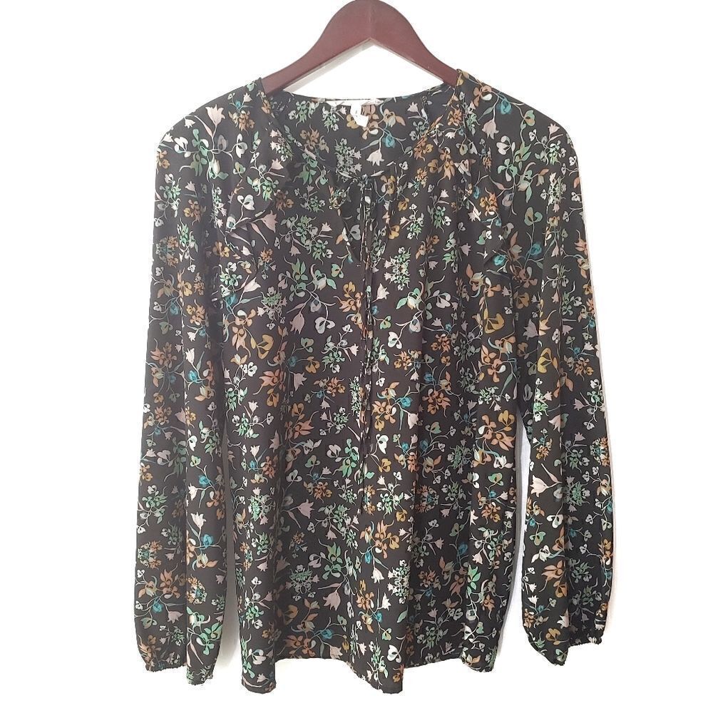 BCBGeneration Floral Keyhole Ruffled Top Small Bell Sleeve NWOT - Picture 2 of 6